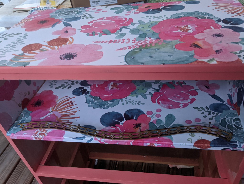 This image has an empty alt attribute; its file name is dresser-004.jpg